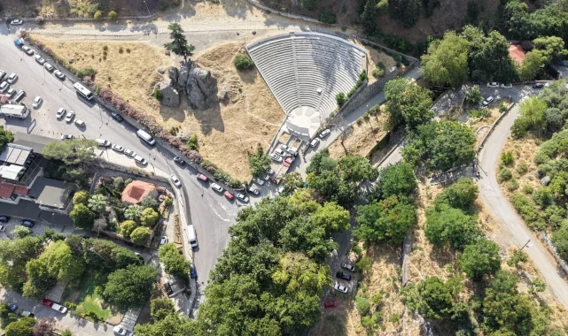 Manisa Çaybaşı Deresi'nde temizlik çalışması