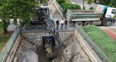Manisa kent merkezinde dere ve kanal temizliği