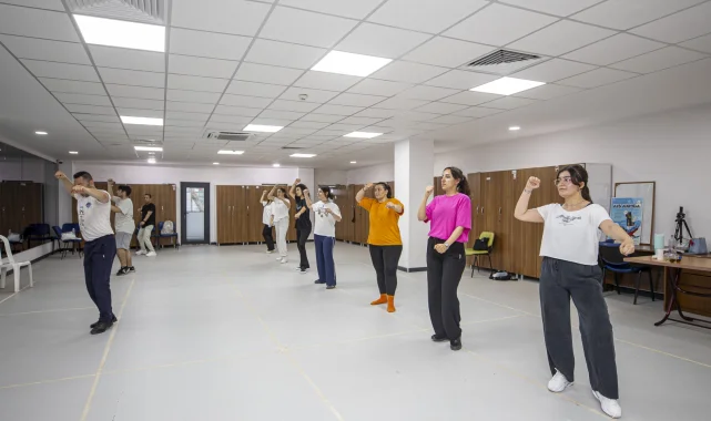 Mersin'de Halk Oyunları Kursu başladı