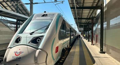 Millî elektrikli tren seti Trakya'da ilk seferine çıktı