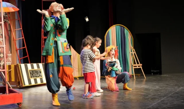 "Toti ile Poti" Van'da çocuklarla bir araya geldi