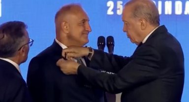 25. yıl programında AK Parti'ye 10 yeni katılım