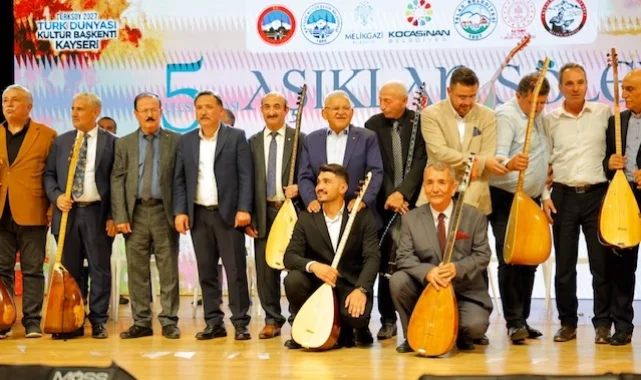 5. Uluslararası Âşıklar Şöleni'nde renkli görüntüler