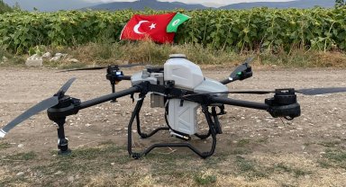 Ağrı'da tarımsal ilaçlamada teknoloji dönemi... Zirai drone sahaya indi
