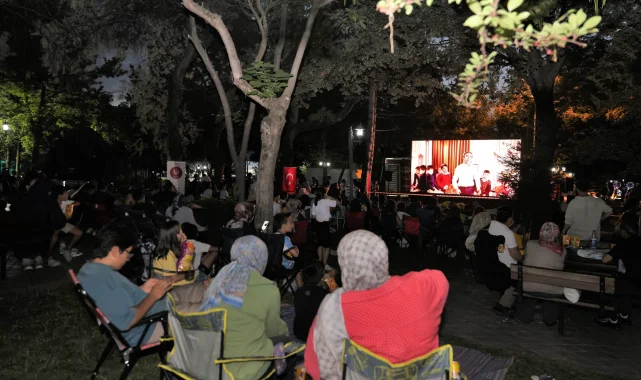 Ankara Keçiören'de açık hava sinema keyfi