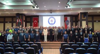 Antalya Emniyeti'nde 66 personele ödül, emekliye ayrılan 33 personele plaket
