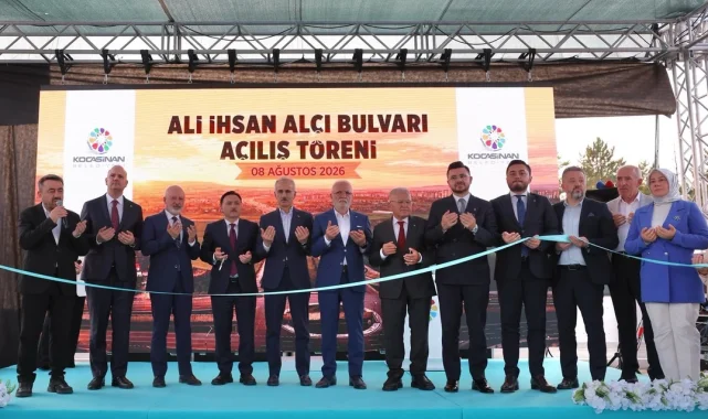Bakan Uraloğlu'ndan Memduh Çolakbayrakdar'a övgü