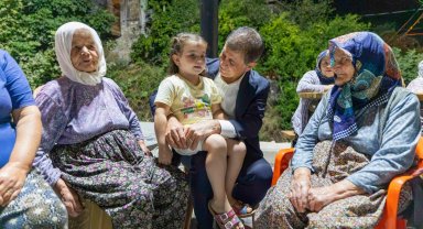 Başkan Tugay'dan Beydağlı kadınlara çağrı