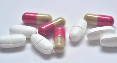 Bilinçsiz antibiyotik kullanımı tedaviyi zorlaştırıyor