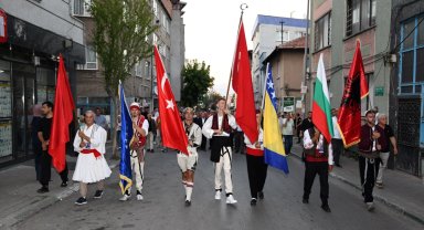 Bursa'da Balkan coşkusu Osmangazi'yi sardı