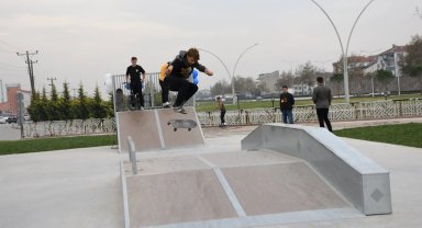Bursa'da İnegöllü gençlere yeni kaykay park