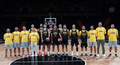 Carettalar yeni sezona hırslı başladı