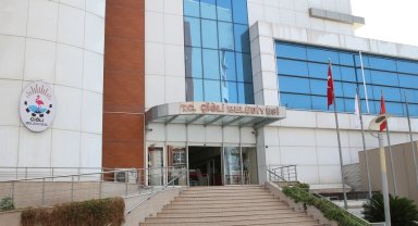 Çiğli Belediye Başkanı Yıldız'ın makam aracına silahlı saldırı!