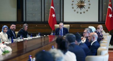 Cumhurbaşkanı Erdoğan şehit yakınları ve gazileri ağırladı