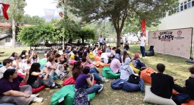 Denizli'de gençler doğa ve sanatla buluştu