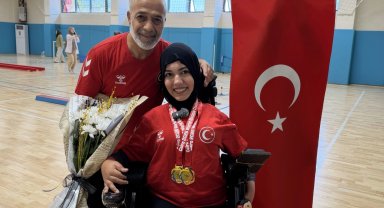 Dünya şampiyonu Alyurt'a sürpriz kutlama
