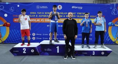 Düzceli Ömer Asaf boksta Türkiye ikincisi oldu