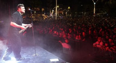 Ekin Uzunlar, Kocaeli'yi Karadeniz ezgileriyle coşturdu
