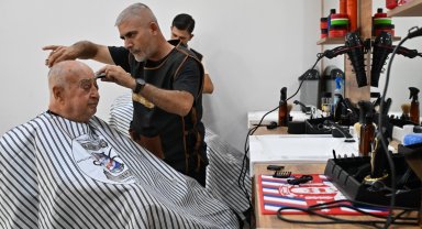 Emekli Kafe'de kuaför ve berber hizmeti başladı