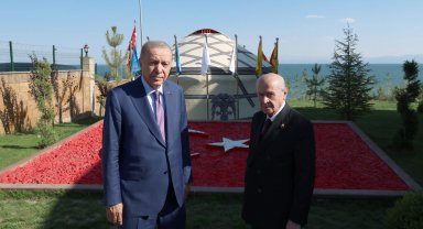 Erdoğan ve Bahçeli'den Ahlat'ta anlamlı buluşma