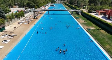 Eskişehir'de Kentpark Yapay Plajı yeni sezonda hizmete açıldı