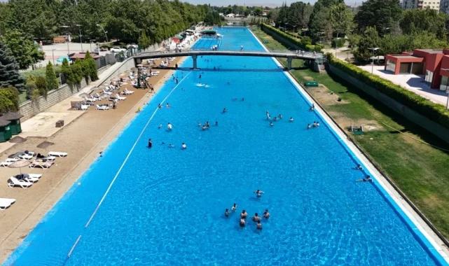 Eskişehir'de Kentpark Yapay Plajı yeni sezonda hizmete açıldı