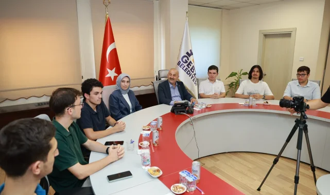 Gebze'de Başkan Büyükgöz YKS şampiyonlarını ağırladı