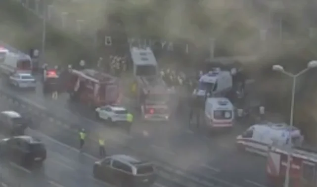 İETT otobüsü duvara çarptı! 2 ölü, 16 yaralı!