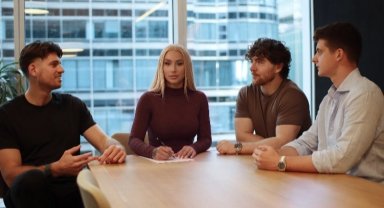 Iggy Azalea, 1,3 trilyon dolarlık içerik üreticisi ekonomisinin en hızlı büyüyen platformu Fanvue'nun arkasındaki yapay zekâ şirketi SHIFT'e yatırım yaptı