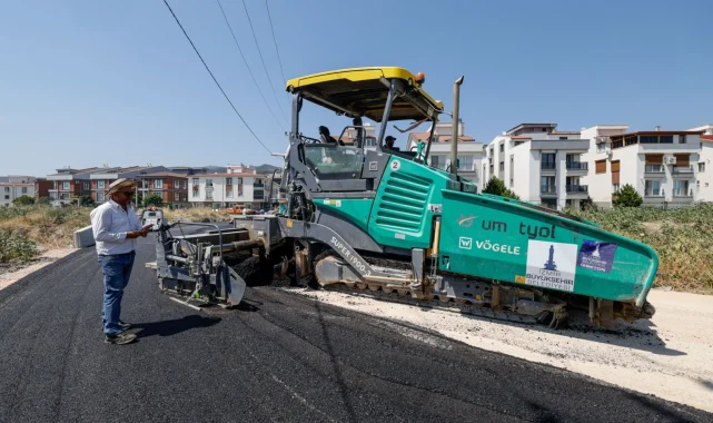 İzmir Bergama'da yollar yenileniyor