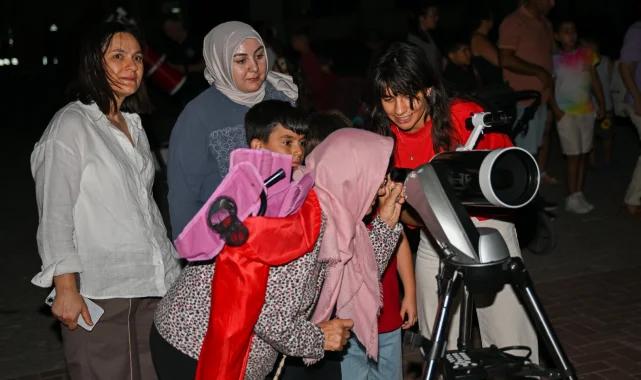 İzmir Bornova'da yıldızlar geçidi