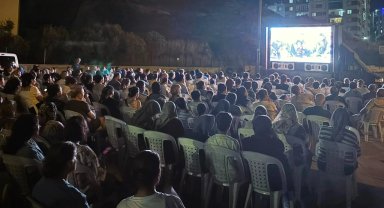 İzmir Çiğli'de Mahalle Sinema Günlerine büyük ilgi