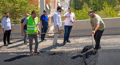 İzmir Narlıdere'de asfalt çalışmaları hız kesmeden sürüyor