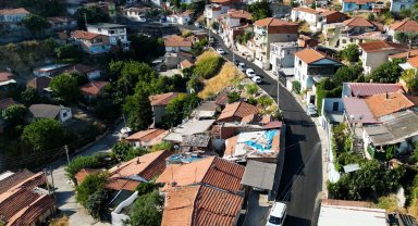 İzmir Narlıdere'de asfalt seferberliği sürüyor