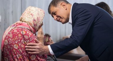 İzmir'de emeklilere 8 bin lira destek