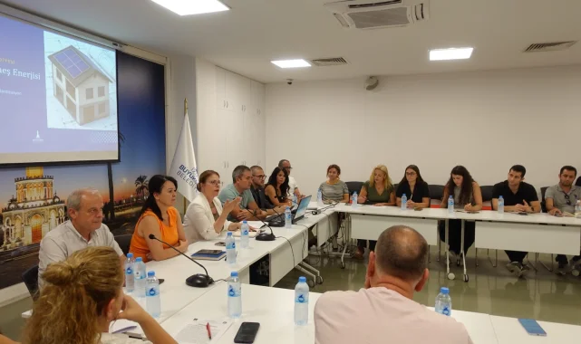 İzmir'in çatılarında güneş seferberliği