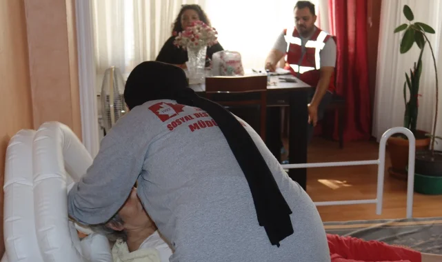 İzmit Belediyesi, evde bakım hizmetine kesintisiz devam ediyor