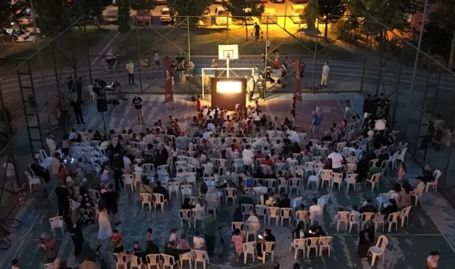 "Karagöz'ün Salıncağı" ilk gösteriminde çocuklar ve aileler buluştu