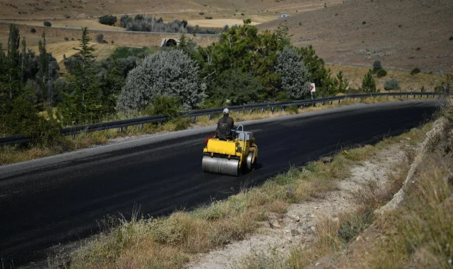 Kayseri Büyükşehir'den kırsalda yol çalışması