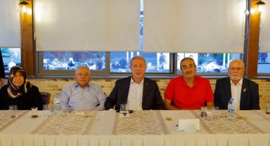 Kayseri protokolüö şehit aileleriye buluştu