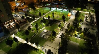 Kayseri Talas'ta Mevlana Meydanı ışıl ışıl