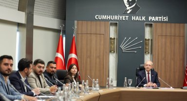 Kılıçdaroğlu, CHP Gençlik Kolları yönetimiyle buluştu