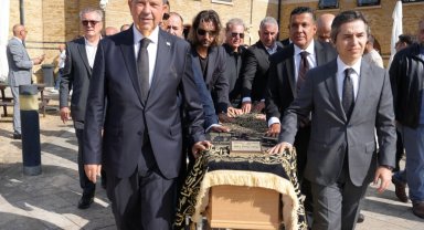 KKTC 5. Cumhurbaşkanı Ersin Tatar, yeğenini Londra'da son yolculuğuna uğurladı
