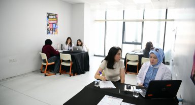Kocaeli Çayırova'da Gençlik Merkezi öğrencileri üniversiteli oldu