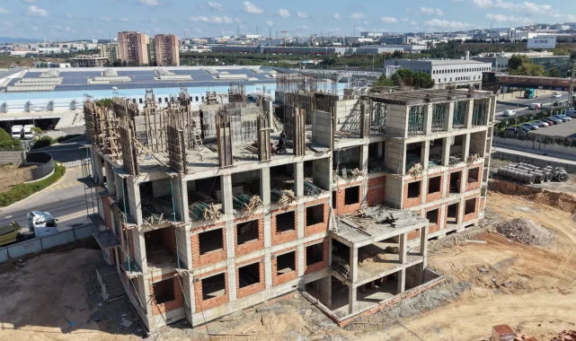 Kocaeli Çayırova'nın yeni meslek lisesinin kaba inşaatında sona gelindi