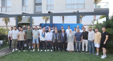 Kocaeli Gebze'de voleybol takımı yeni sezona hazırlanıyor