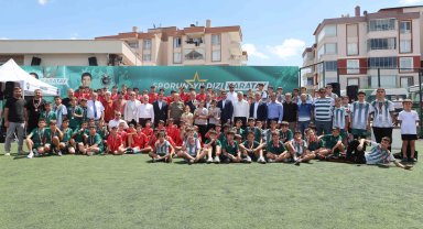Konya Karatay'da futbol ve dart turnuvalarında şampiyonlar belli oldu