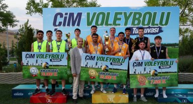 Konya Selçuklu'da 'Çim Voleybolu'na muhteşem final