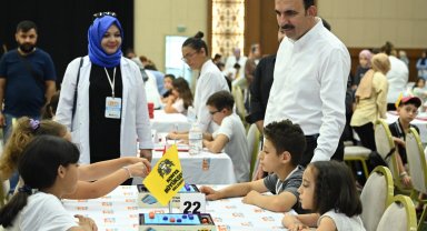 Konya'da Başkan Altay öğrencilerin heyecanına ortak oldu