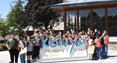 Konya'da gençler yaz okulunda şehri keşfetti
